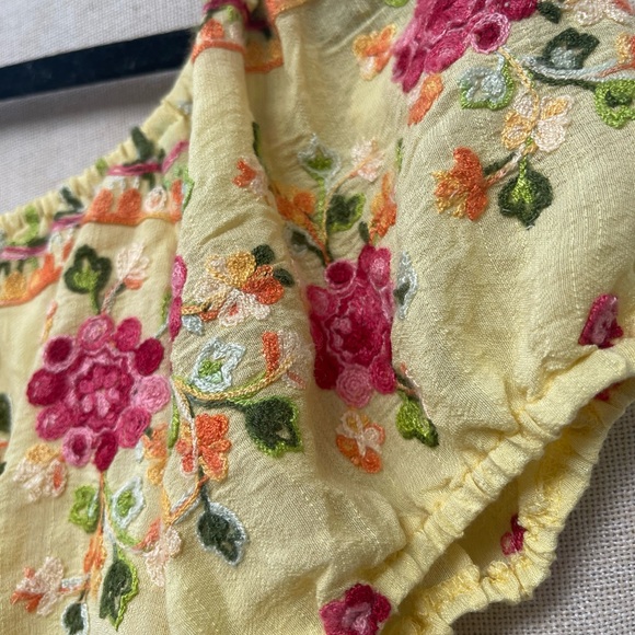 Embroidered yellow gypsy blouse - Picture 3 of 5